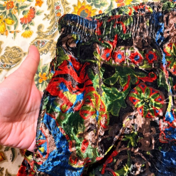 VTG 90s Karl Kani RARE Velvet Floral Print Shorts Men's Elastic Waist - S - Picture 4 of 8